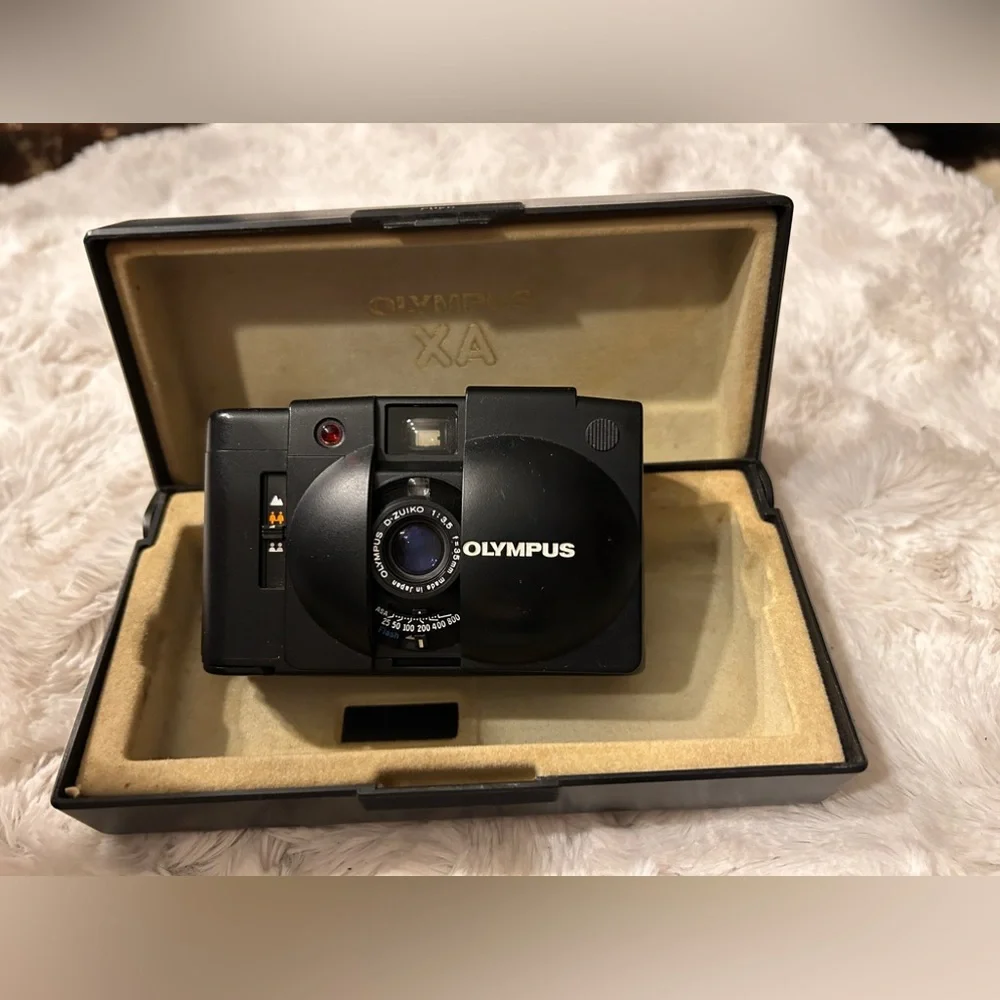 Antique vintage cameras from Germany, Japan, Russia, and USA